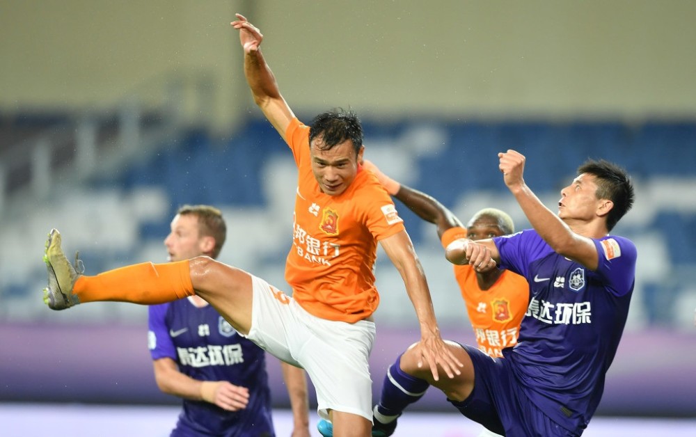 包含泰达主场战平上港,积分榜中游的词条