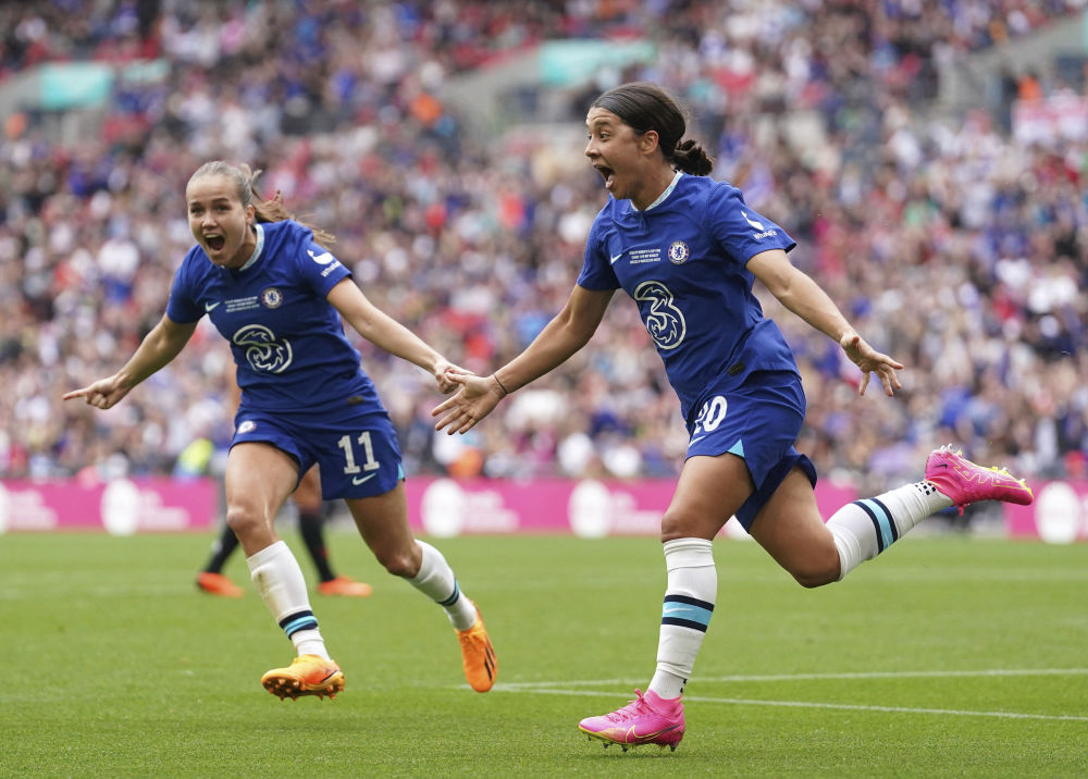 足球风云再起,女子球员再创辉煌的简单介绍